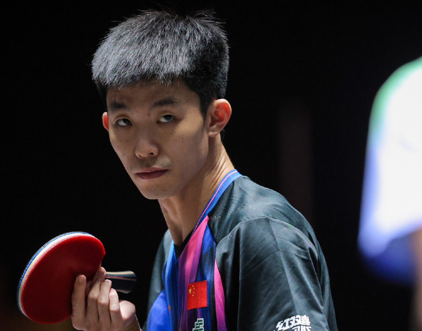 再加上中国, 打出自己正 再加上中国, 打出自己正