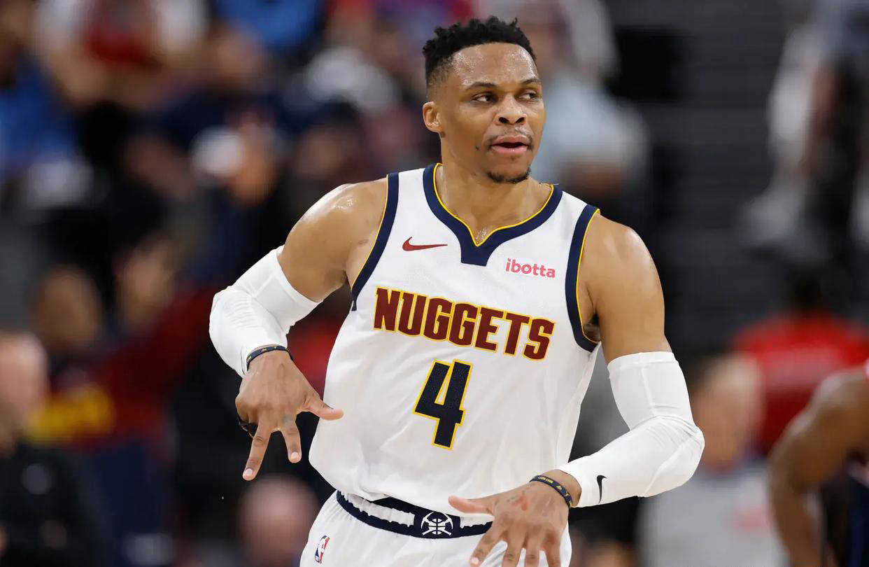 联赛效力, 他仍然将留 联赛效力, 他仍然将留